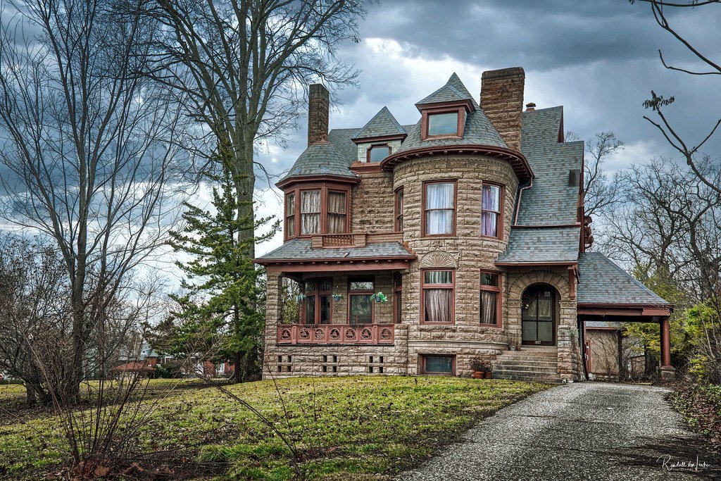 The Perfect‌ Blend: Considerations⁢ when Purchasing‌ a⁢ House in Lady Lake, FL