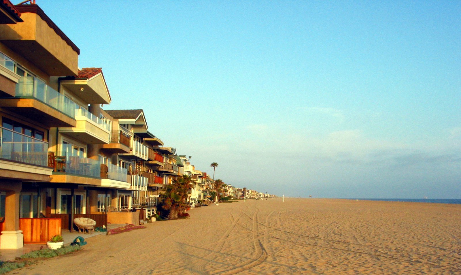 Surf, ​Sun, and ‌Investment ‌Potential: Making​ the Most of Zillow for Sale in Surfside, FL