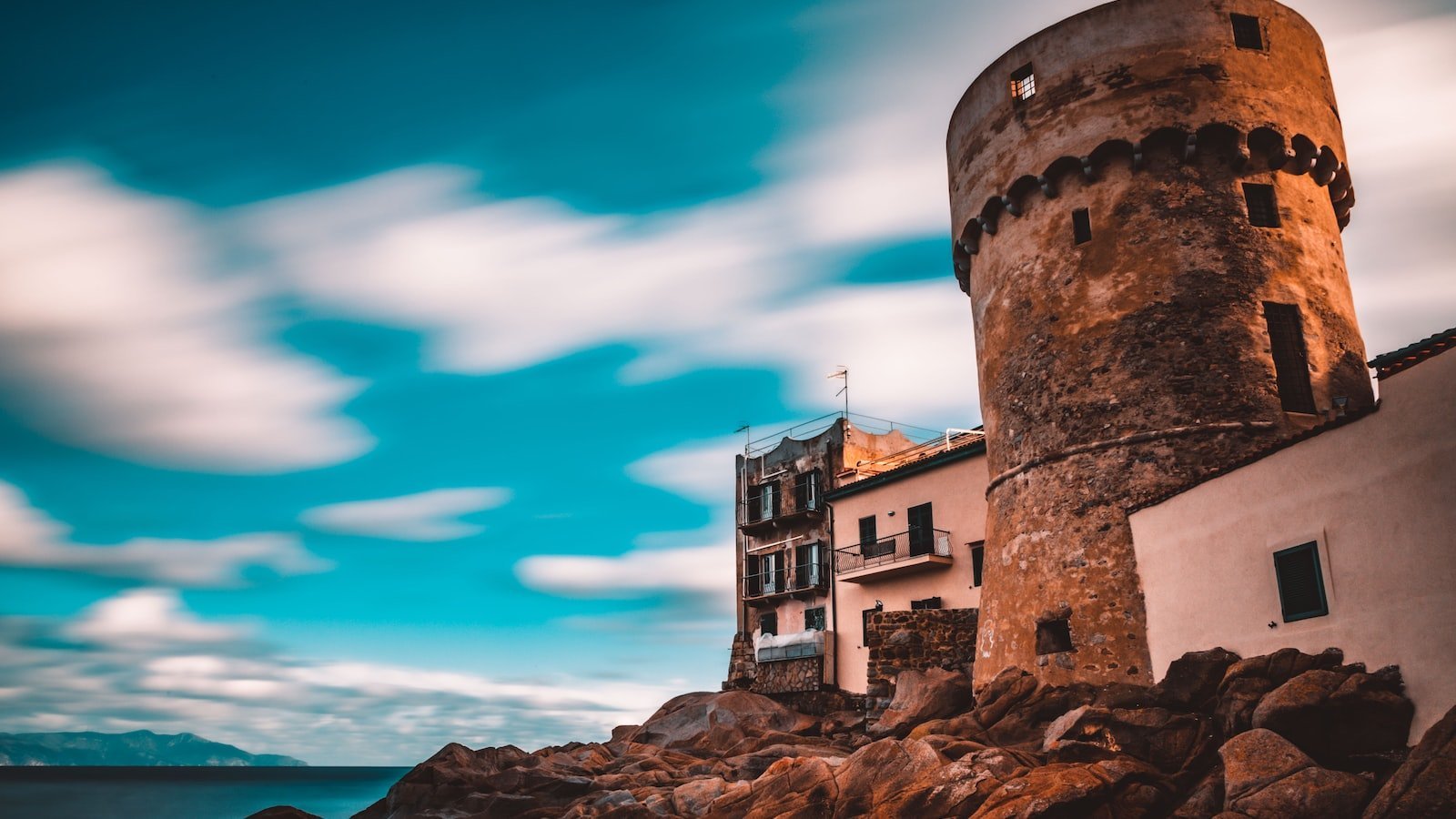 Beachfront Homes: The Ultimate Luxury Living Experience near Panama City Beach FL