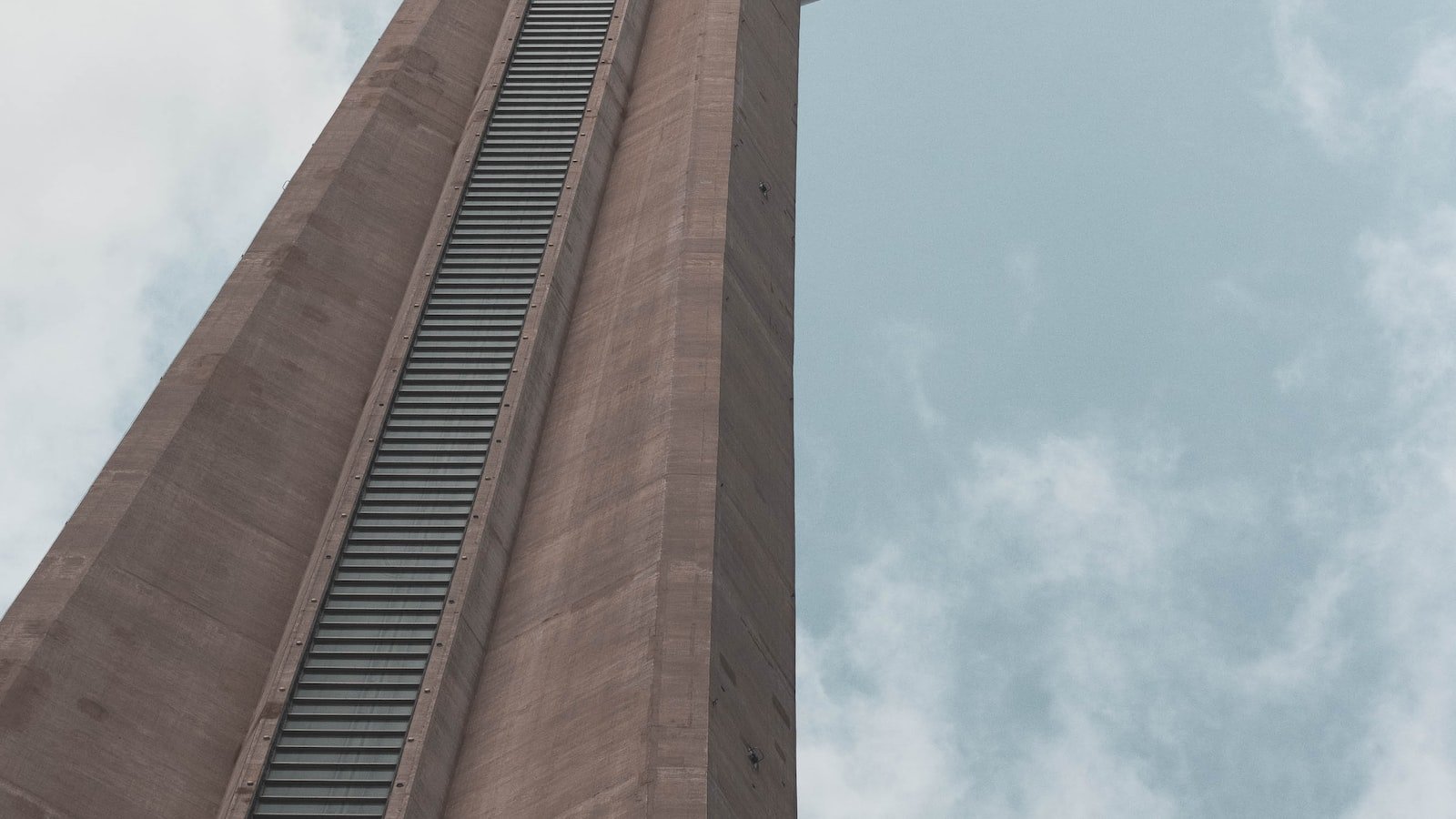 Insider Tips for Buying and Selling Real Estate‍ in Oviedo, FL