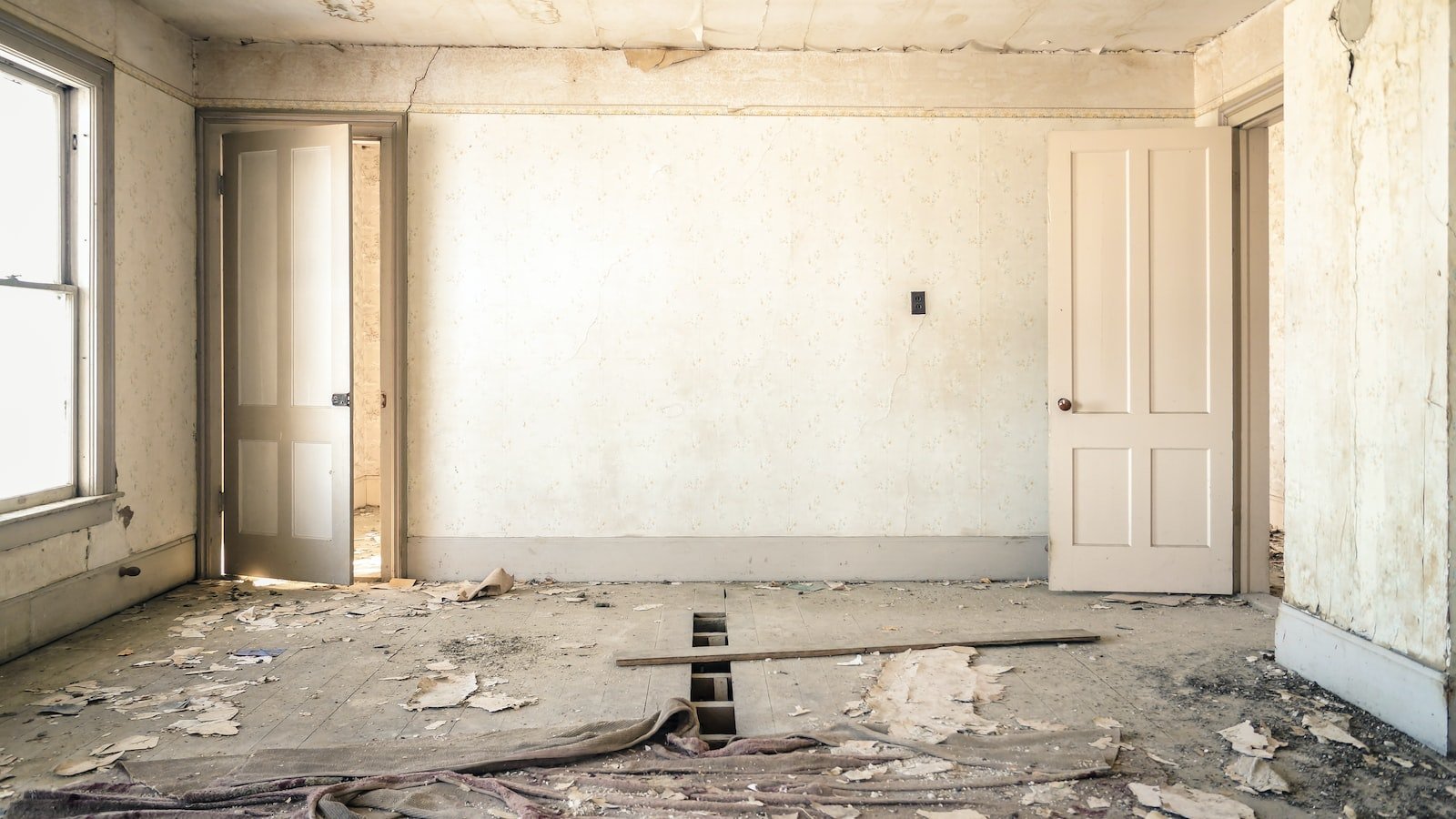 Key Features to Look for in Real Estate Websites for Lauderhill FL