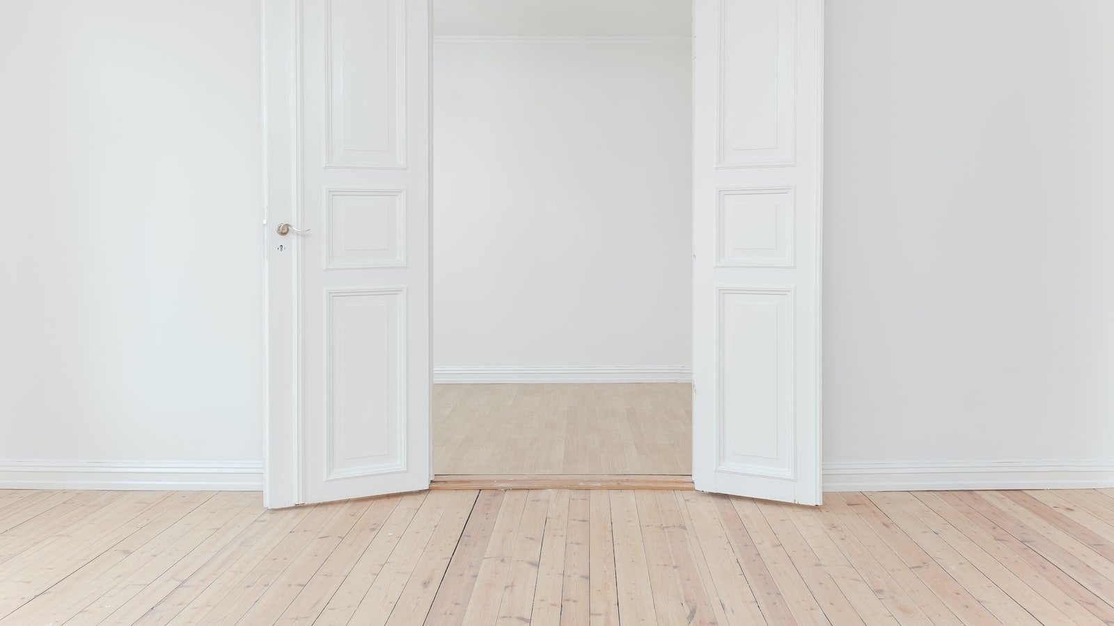 Quaint Charm and Coastal Living: Exploring Real Estate Options in ​Venice ​FL