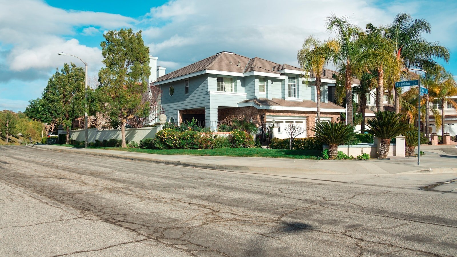 Exploring the Neighborhoods and Amenities of Poinciana FL on Trulia