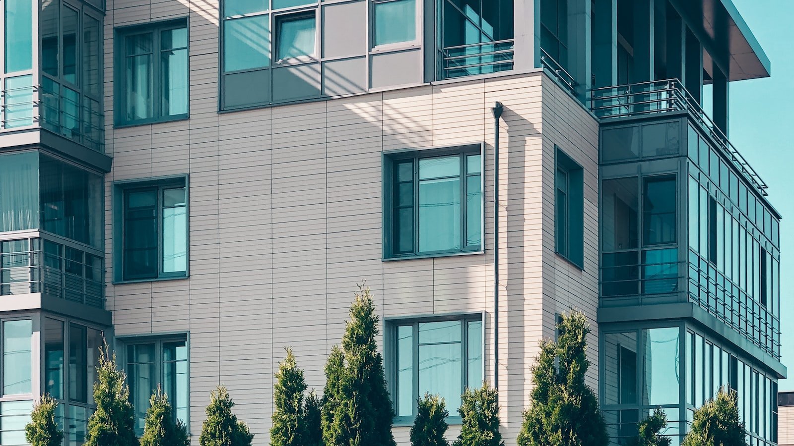 Important Factors to Consider Before​ Buying a Condo in Safety​ Harbor