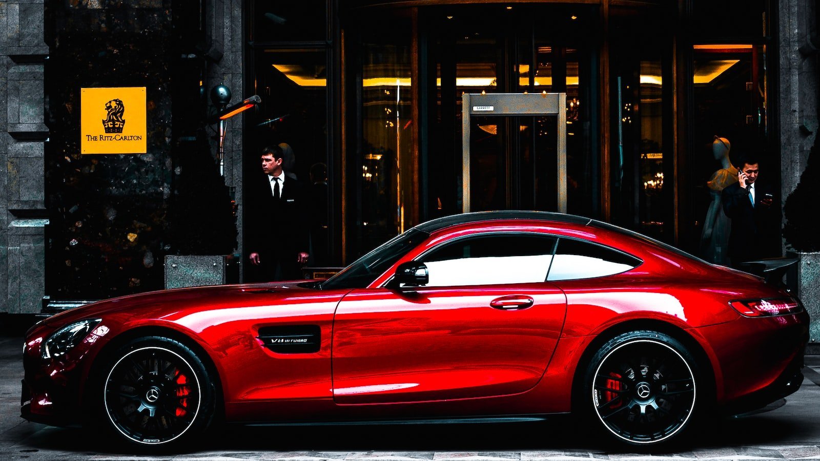 2. Embrace Tranquil Luxury: Explore the Enchanting⁣ Features of This Sewall's Point‌ House⁤ for Sale