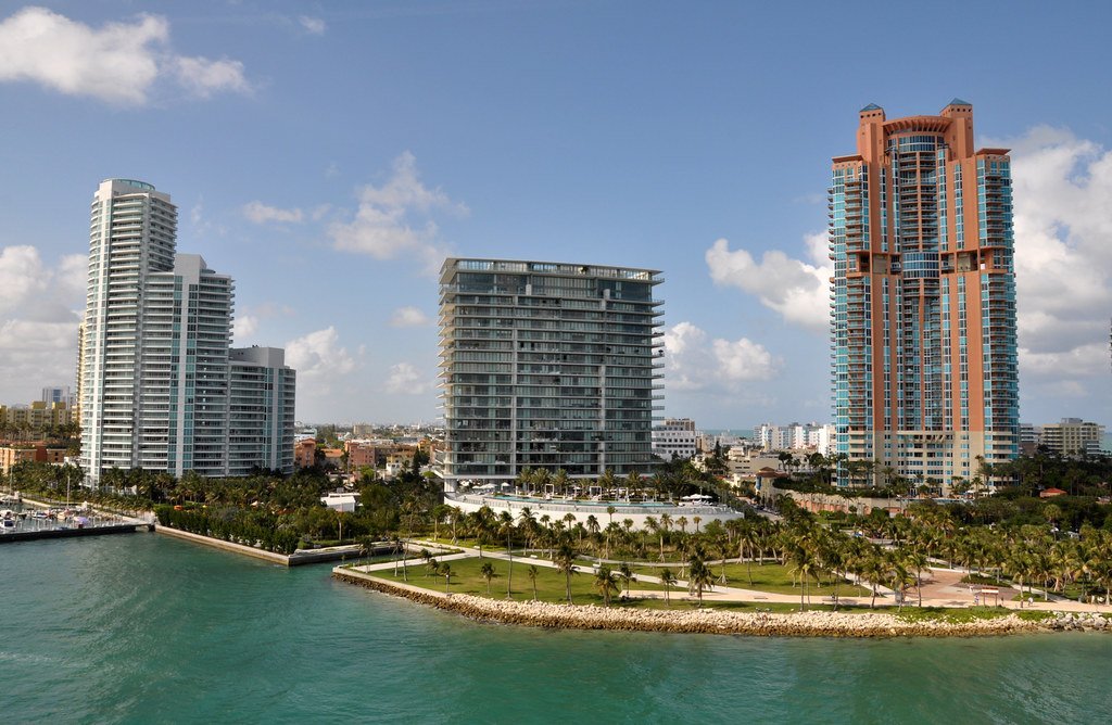 Key Features and Amenities that Make Palmetto FL Condos Worth Considering