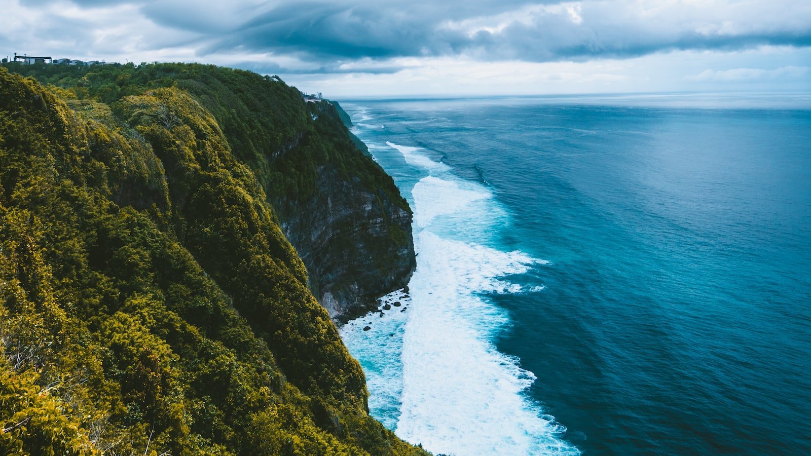 2. ​Unparalleled⁣ Oceanfront Abode: Discover the Unmatched Beauty of Indialantic's House for ‍Sale